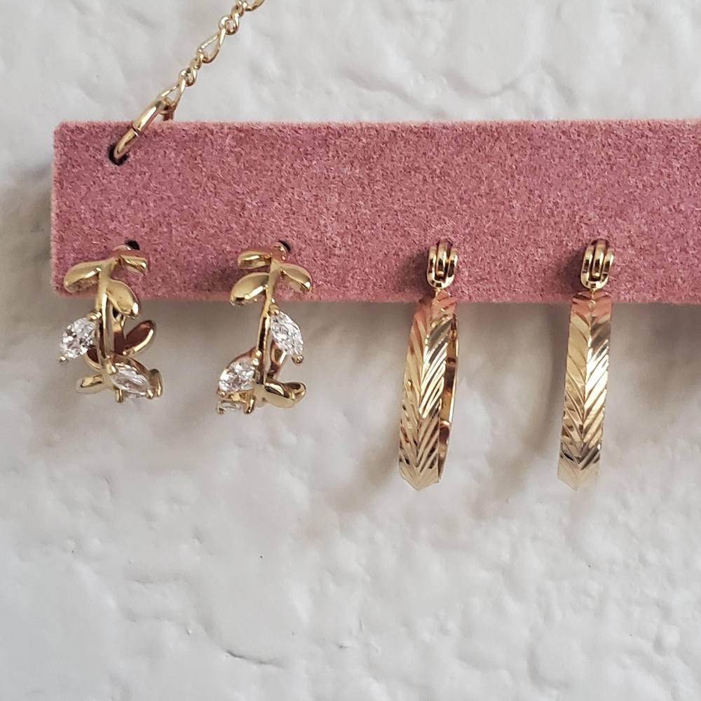 🆕️Anthropologie Noelle Huggie Earrings 4 pairs - Picture 3 of 10
